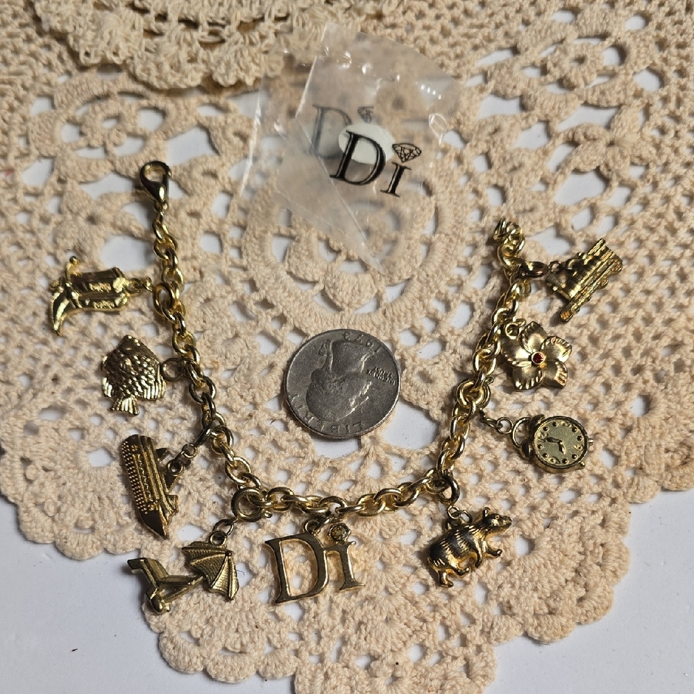 DI" Diamonds International Charm Bracelet And 9 Cruise Ports Charms Gold Tone#31